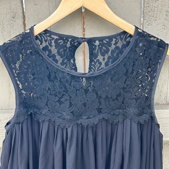 XSCAPE By Joanna Chen Little Black Dress With Cap Sleeves and Rouching Sz 8 - Picture 3 of 7